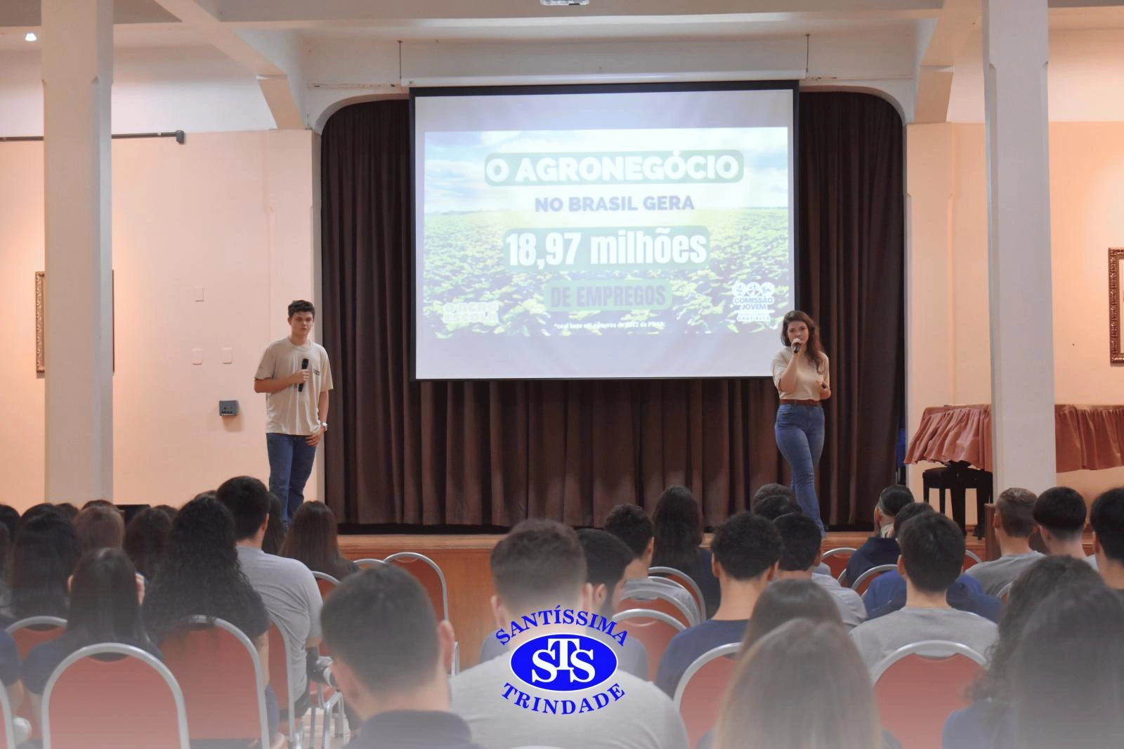 Alunos participam do projeto Agro Vai à Escola