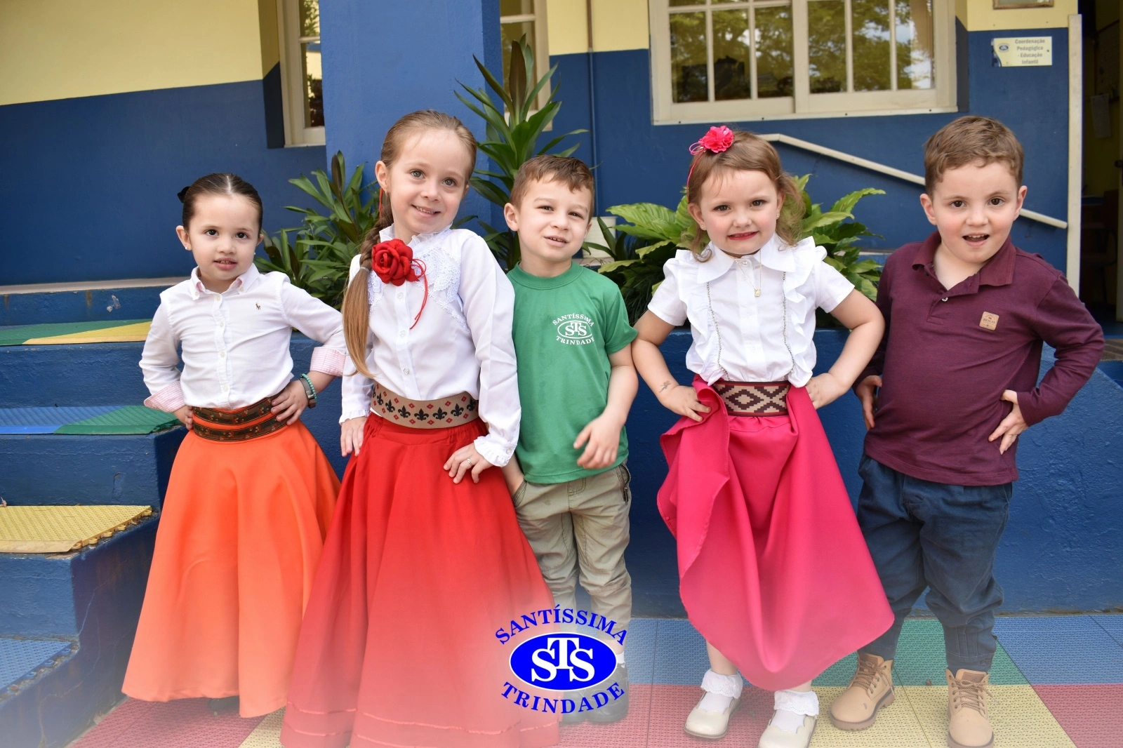 Colégio é marcado pela presença de lindos gaúchos e prendas | Semana Farroupilha