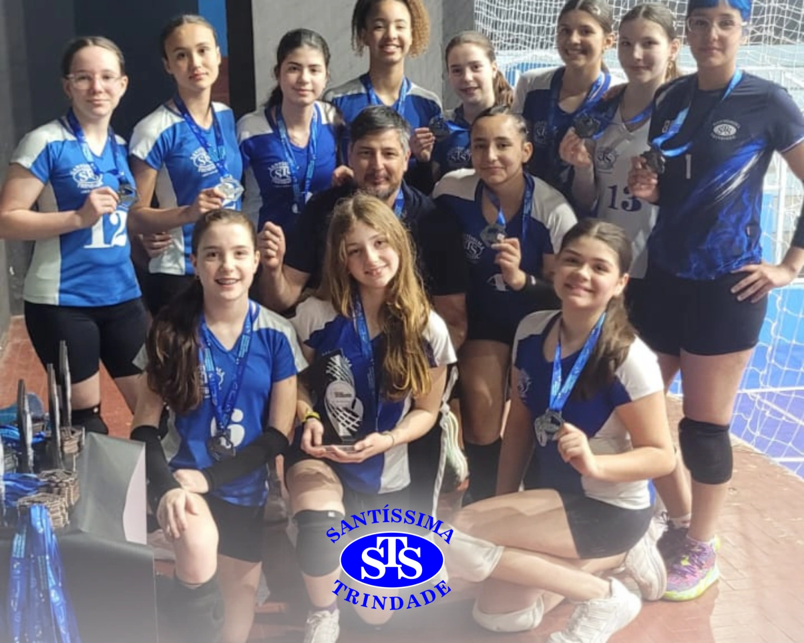 Equipes de Voleibol conquistam 4 troféus nos Jogos Escolares
