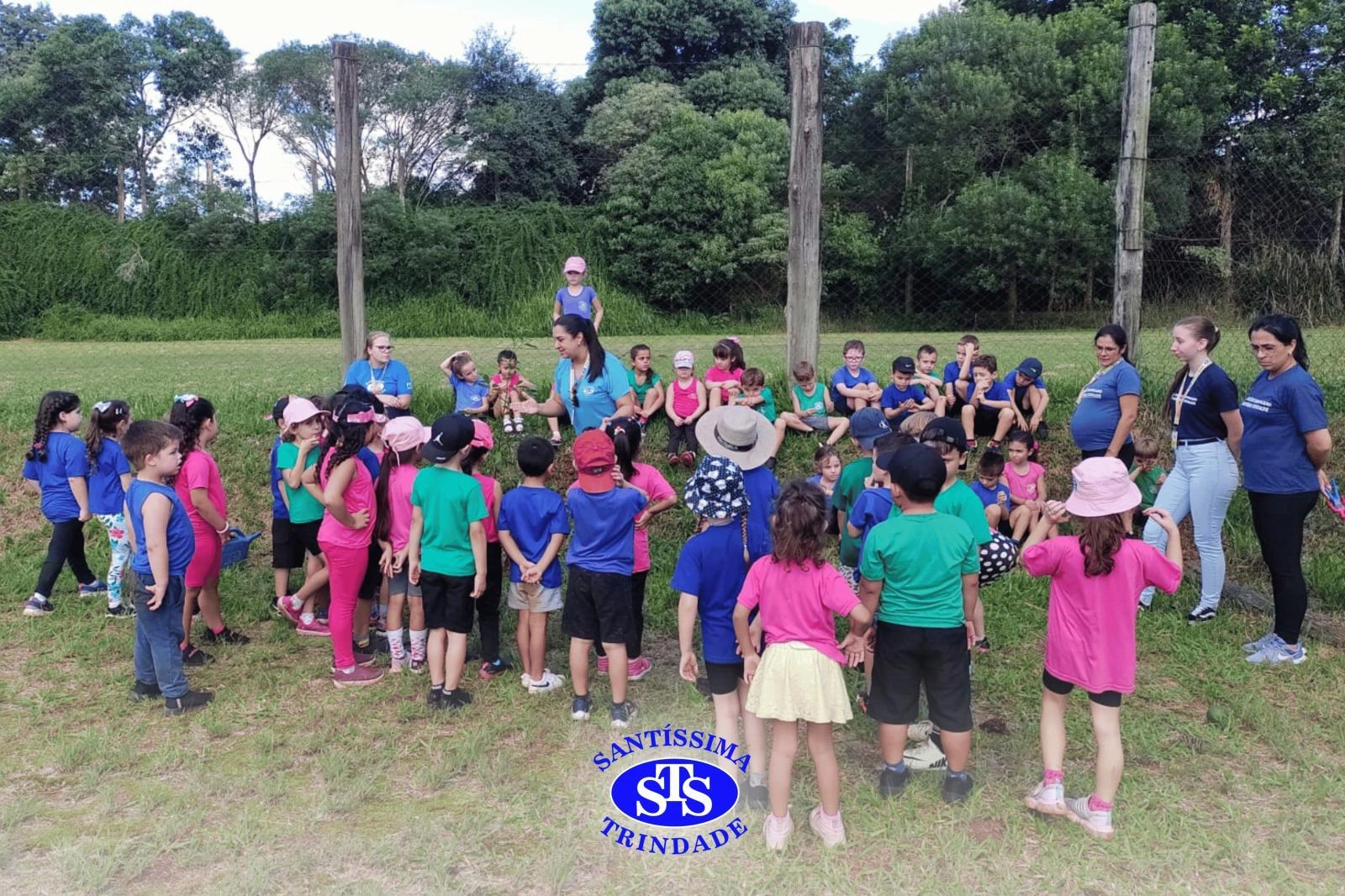 Alunos plantam árvore no Parque Franciscano para marcar os 110 anos do STS | Inf. 5