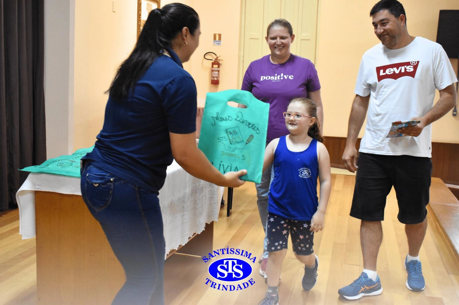Festa do Caderno: alunos recebem seu primeiro caderno de deveres | Inf. 5