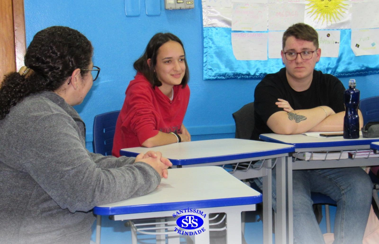 3ª série EM recebe visita de intercambista da Itália