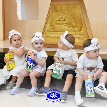 Turmas da Educação Infantil celebram a Páscoa de forma lúdica com partilha do pão, atos de solidariedade e alegria