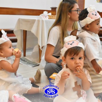 Turmas da Educação Infantil celebram a Páscoa de forma lúdica com partilha do pão, atos de solidariedade e alegria