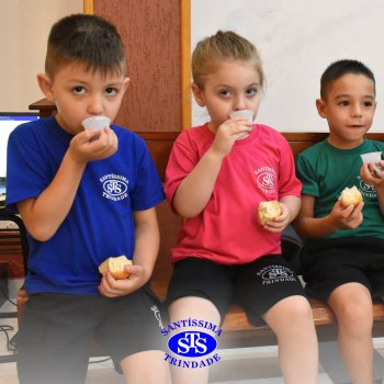 Turmas da Educação Infantil celebram a Páscoa de forma lúdica com partilha do pão, atos de solidariedade e alegria