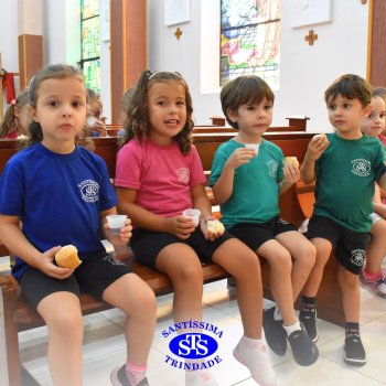 Turmas da Educação Infantil celebram a Páscoa de forma lúdica com partilha do pão, atos de solidariedade e alegria