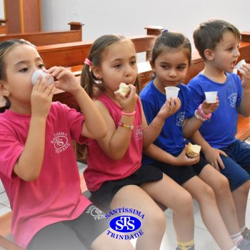 Turmas da Educação Infantil celebram a Páscoa de forma lúdica com partilha do pão, atos de solidariedade e alegria