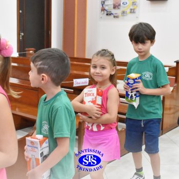 Turmas da Educação Infantil celebram a Páscoa de forma lúdica com partilha do pão, atos de solidariedade e alegria