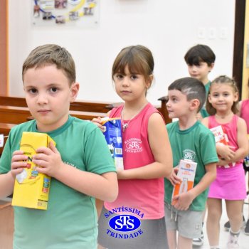 Turmas da Educação Infantil celebram a Páscoa de forma lúdica com partilha do pão, atos de solidariedade e alegria