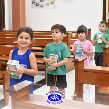 Turmas da Educação Infantil celebram a Páscoa de forma lúdica com partilha do pão, atos de solidariedade e alegria