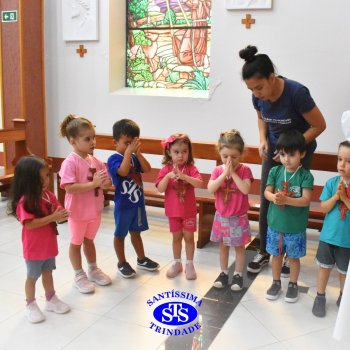 Turmas da Educação Infantil celebram a Páscoa de forma lúdica com partilha do pão, atos de solidariedade e alegria