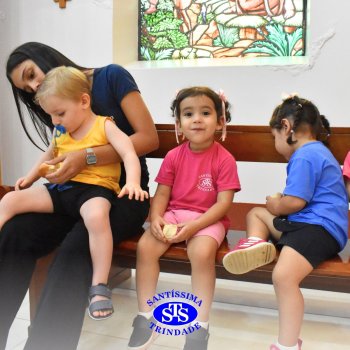 Turmas da Educação Infantil celebram a Páscoa de forma lúdica com partilha do pão, atos de solidariedade e alegria