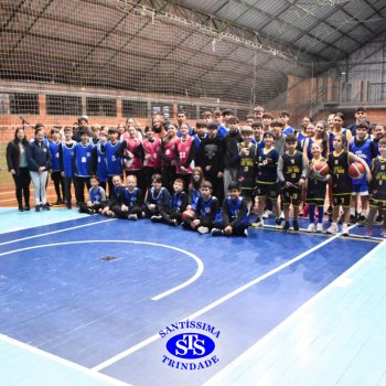 Santíssima e Sant’Anna participam de jogos amistosos de basquete
