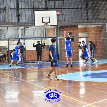 Santíssima e Sant’Anna participam de jogos amistosos de basquete