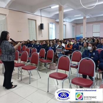 Reuniões com diversas equipes sobre a educação bilíngue 