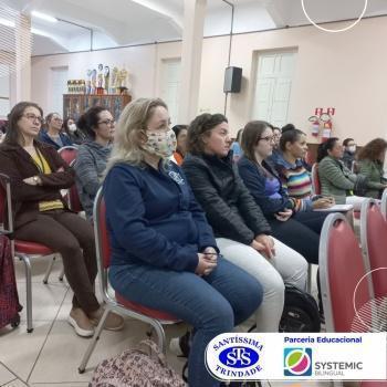 Reuniões com diversas equipes sobre a educação bilíngue 