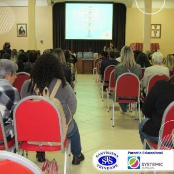 Reuniões com diversas equipes sobre a educação bilíngue 
