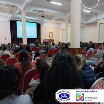 Reuniões com diversas equipes sobre a educação bilíngue 
