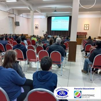 Reuniões com diversas equipes sobre a educação bilíngue 