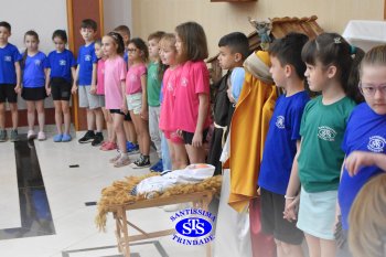 Alunos do 1º ao 3º ano celebram o Natal na Capela do Colégio e refletem sobre o seu sentido 