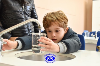 Clima junino chega ao Laboratório de Ciências com as pipocas dançantes