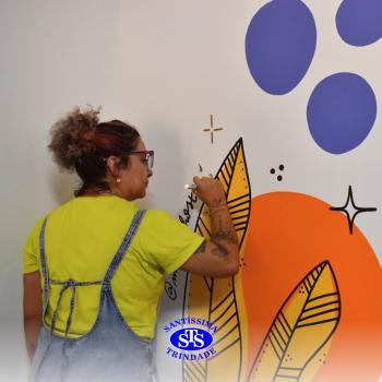 Mural embeleza espaço do Colégio 