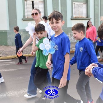Caminhada Franciscana pela Paz percorre ruas de Cruz Alta