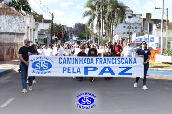 Caminhada Franciscana pela Paz percorre ruas de Cruz Alta
