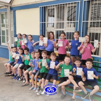 Alunos recebem passaporte da leitura | 1º ano