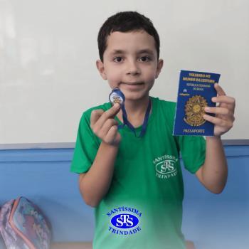 Alunos recebem passaporte da leitura | 1º ano