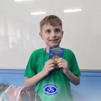 Alunos recebem passaporte da leitura | 1º ano
