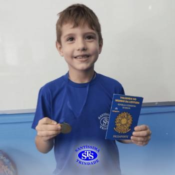 Alunos recebem passaporte da leitura | 1º ano