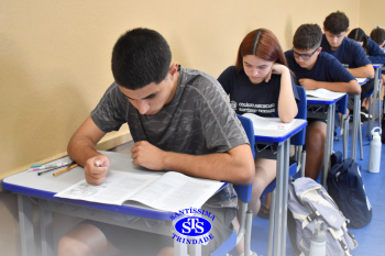 Estudantes colocam conhecimentos em prática na Prova Bimestral Anglo 
