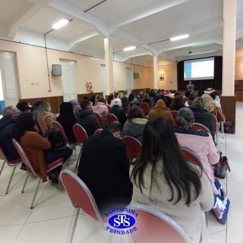 Professores reunidos para estudar