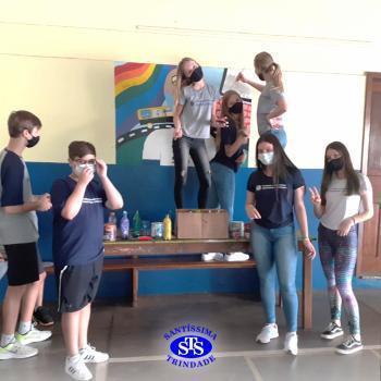 Arte urbana é aplicada pelos alunos do 9º ano em ambiente do Colégio