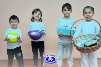 Crianças celebram Festa das Cores no Parque Franciscano com brincadeiras