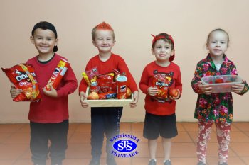 Crianças celebram Festa das Cores no Parque Franciscano com brincadeiras