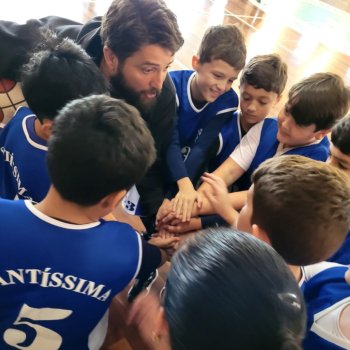 Alunos da Oficina de Basquete participam de jogos amistosos com o Colégio Sant’Anna