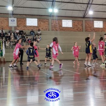 Alunos da Oficina de Basquete participam de jogos amistosos com o Colégio Sant’Anna