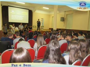 Ensino Médio - Painel com ex-alunos