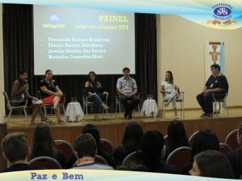 Ensino Médio - Painel com ex-alunos