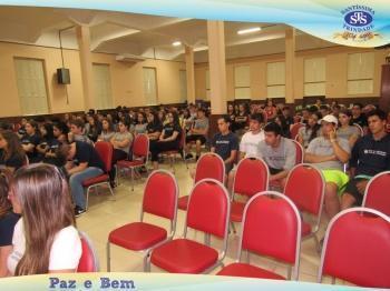 Ensino Médio - Painel com ex-alunos