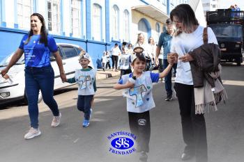 Caminhada Franciscana pela Paz reúne comunidade educativa