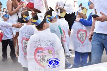 Caminhada Franciscana pela Paz reúne comunidade educativa