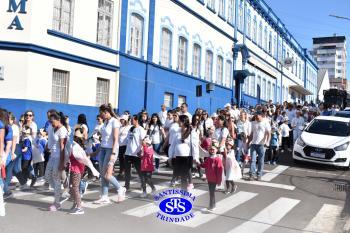 Caminhada Franciscana pela Paz reúne comunidade educativa