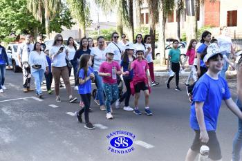Caminhada Franciscana pela Paz reúne comunidade educativa