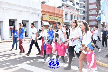 Caminhada Franciscana pela Paz reúne comunidade educativa
