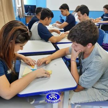 Tangram estimula o desenvolvimento do raciocínio - 3ª série EM