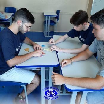 Tangram estimula o desenvolvimento do raciocínio - 3ª série EM