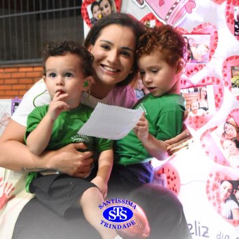 Emoção e muito amor marcam as Homenagens às Mães da Educação Infantil